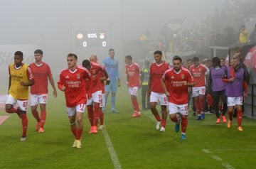 Jogadores do Benfica brincam com situação do nevoeiro