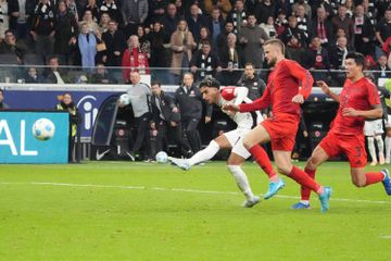 Jogo de loucos entre Bayern e Eintracht termina com um empate a três