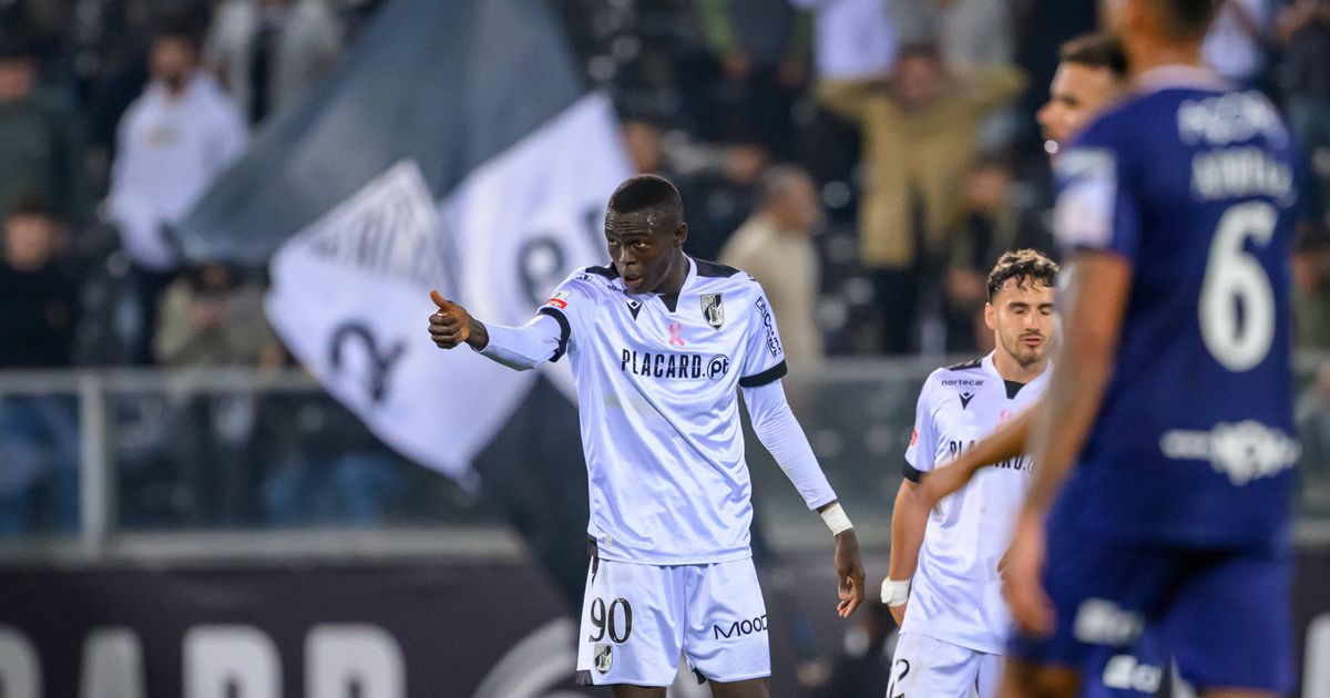 Vitória de Guimarães: crise dupla com homens-golo