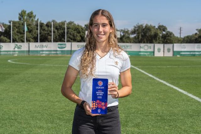 Sporting: Carolina Santiago eleita melhor jogadora de setembro