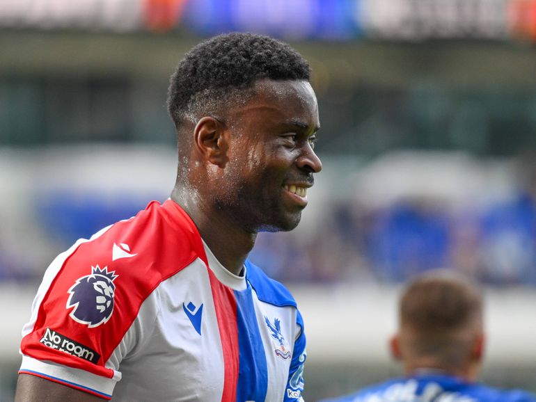 Marc Guehi esteve a um passo do Liverpool no último mercado, mas acabou por ficar em Londres