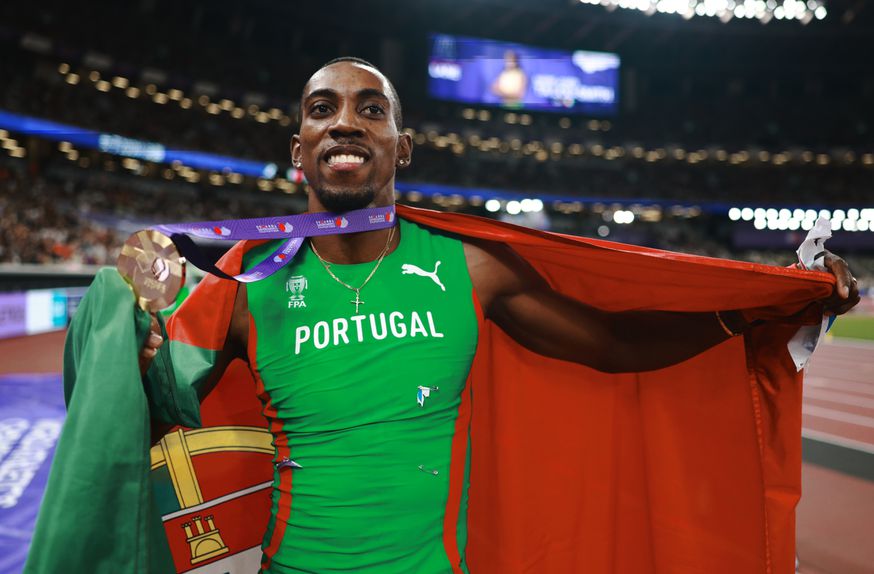 O atleta português Pedro Pablo Pichardo campeão do Mundo do Triplo salto nos Mundiais de atletismo de Tóquio2025. Foto FPA/Sportmedia