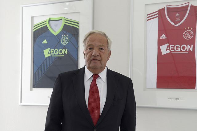 Antigo dirigente do Ajax morre aos 72 anos