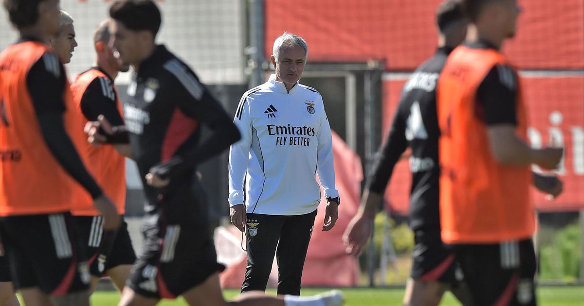 Benfica: Mourinho tem dois em dúvida para o Sporting