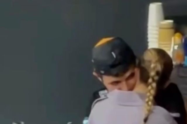 O momento de cumplicidade entre Lando Norris e Margarida Corceiro após o GP de Singapura