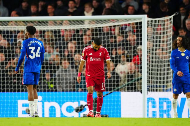 Salah cabisbaixo frente ao Chelsea
