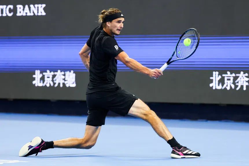 Zverev tomba! Xangai vira ringue de ténis