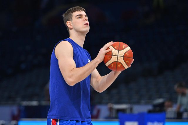 Jovem promessa da NBA operada aos testículos