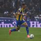 Di María conduz a bola em jogo do Rosario Central