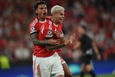 Richard Ríos e Enzo Barrenechea, médios do Benfica - Foto Miguel Nunes