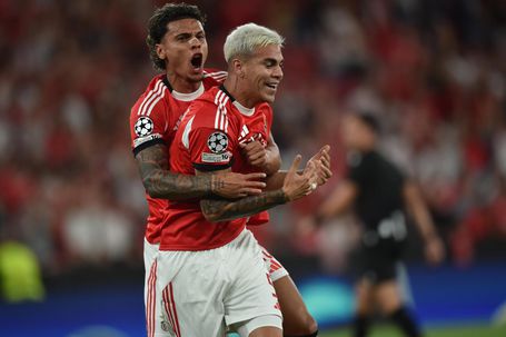 Richard Ríos e Enzo Barrenechea, médios do Benfica - Foto Miguel Nunes