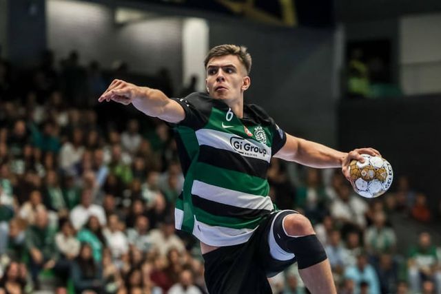 O jogador da equipa de andebol do Sporting, Kiko Costa, em jogo da Liga dos Campeões. Foto Sporting
