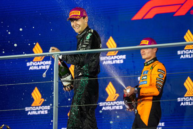 George Russell (Mercedes) celebra o triunfo no GP de Singapura 2025. IMAGO