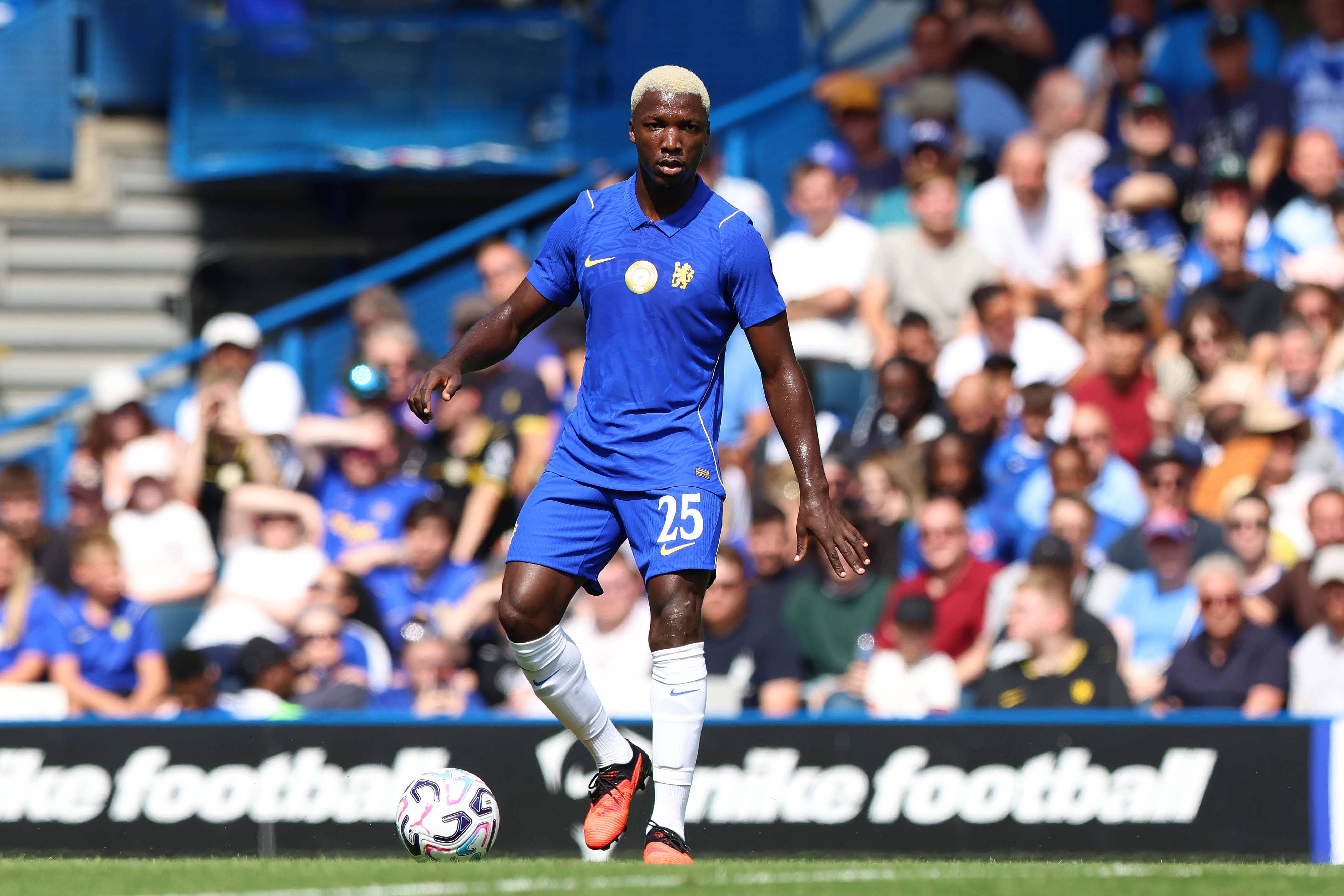 Moisés Caicedo é um dos capitães do Chelsea