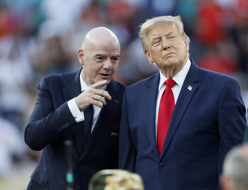 Prémio dado por Infantino a Donald Trump