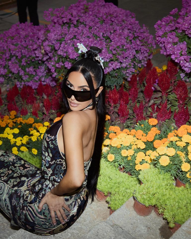 Kim Kardashian com a irmã Khloe e a mãe Kris Jenner na Grande Muralha da China - foto: Instagram
