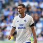 Krystian Bielik, médio internacional polaco de 28 anos do Cardiff City