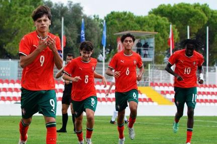 Tiago Portugal fez hat trick frente à Turquia, em jogo de preparação dos Sub-16 - Foto: FPF