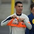 Cristiano Ronaldo com Ricardo Carvalho, que foi adjunto de Roberto Martínez na Seleção. Foto MIGUEL NUNES