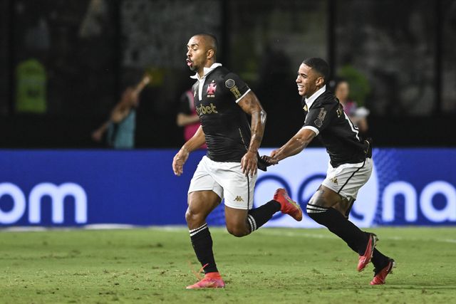 Botafogo soma nova derrota, agora diante do aflito Vasco da Gama