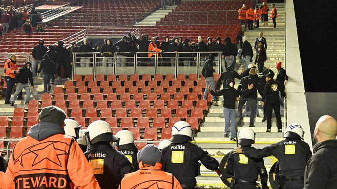 FC Porto: Ultras do Antuérpia geram apreensão