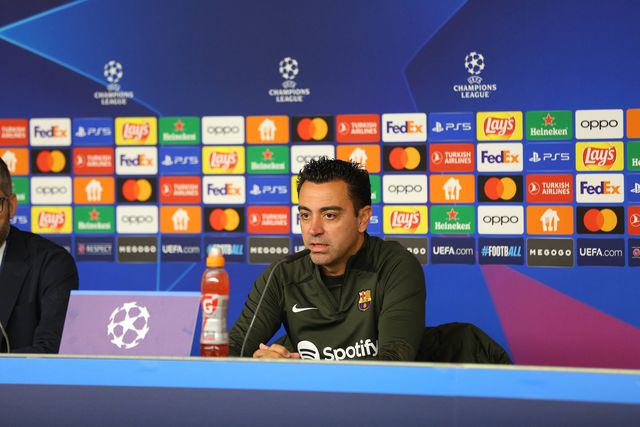 Xavi fala sobre Cancelo e admite mudanças frente ao Shakhtar