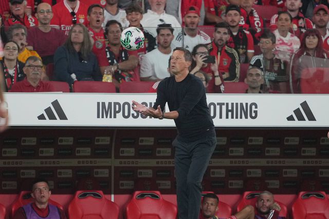 Problema identificado: Schmidt quer mais bola na Champions