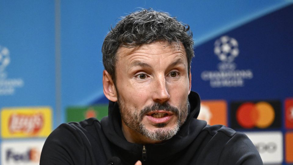 Mark van Bommel: «FC Porto é uma equipa muito esperta e astuta»