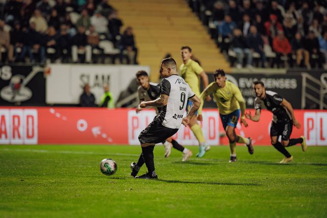 Destaques do Farense: Bruno Duarte, ‘moiro’ de trabalho, recompensado com um golo