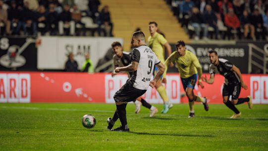 Destaques do Farense: Bruno Duarte, ‘moiro’ de trabalho, recompensado com um golo