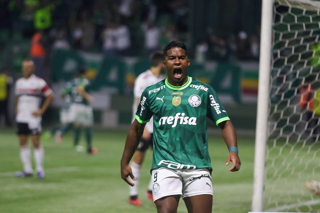 «Novo Pelé ou novo Ronaldo? Quero ser o Endrick»