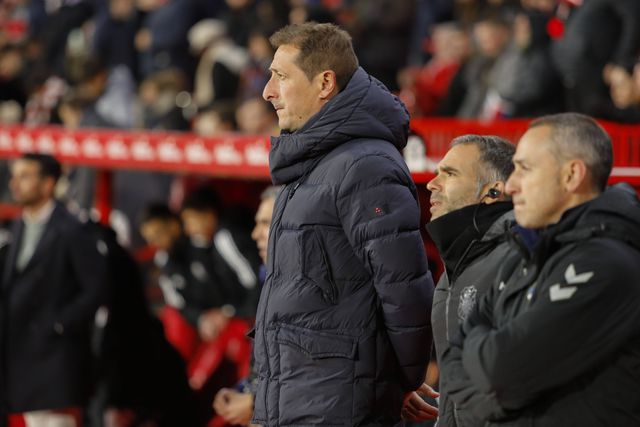 OFICIAL: Espanhol anuncia novo treinador