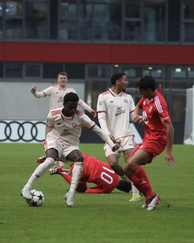 Youth League: Benfica domina a segunda parte mas só salva um ponto com o Bayern