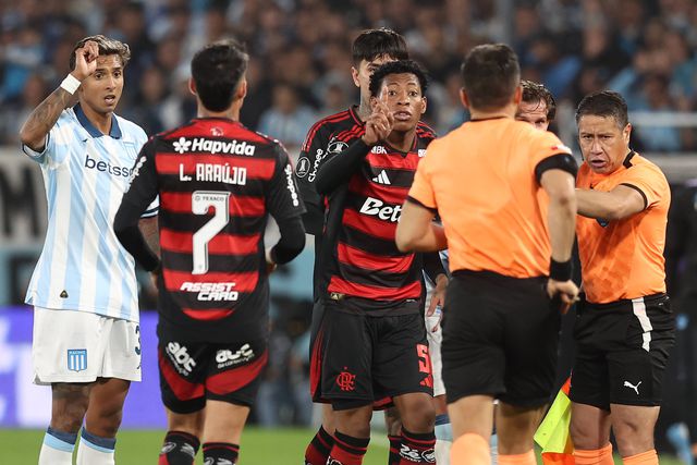 Gonzalo Plata foi expulso na segunda mão da meia-final da Libertadores, diante do Racing