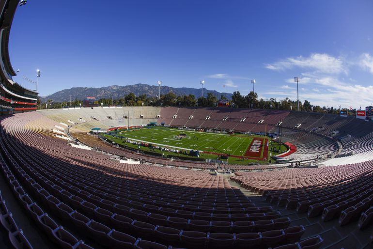 1922. O Rose Bowl em Pasadena, na Califónia, é um marco histórico dos EUA. Já acolheu eventos olímpicos e jogos do Mundial de futebol