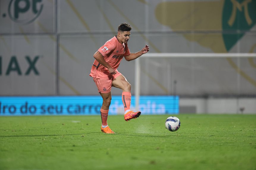 Francisco Moura começa no banco em Utrecht