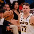 Doncic em destaque na vitória dos Lakers frente aos Spurs