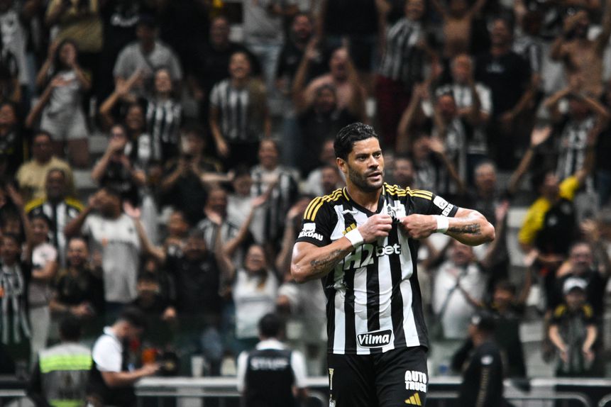 Hulk a festejar golo do Atlético Mineiro