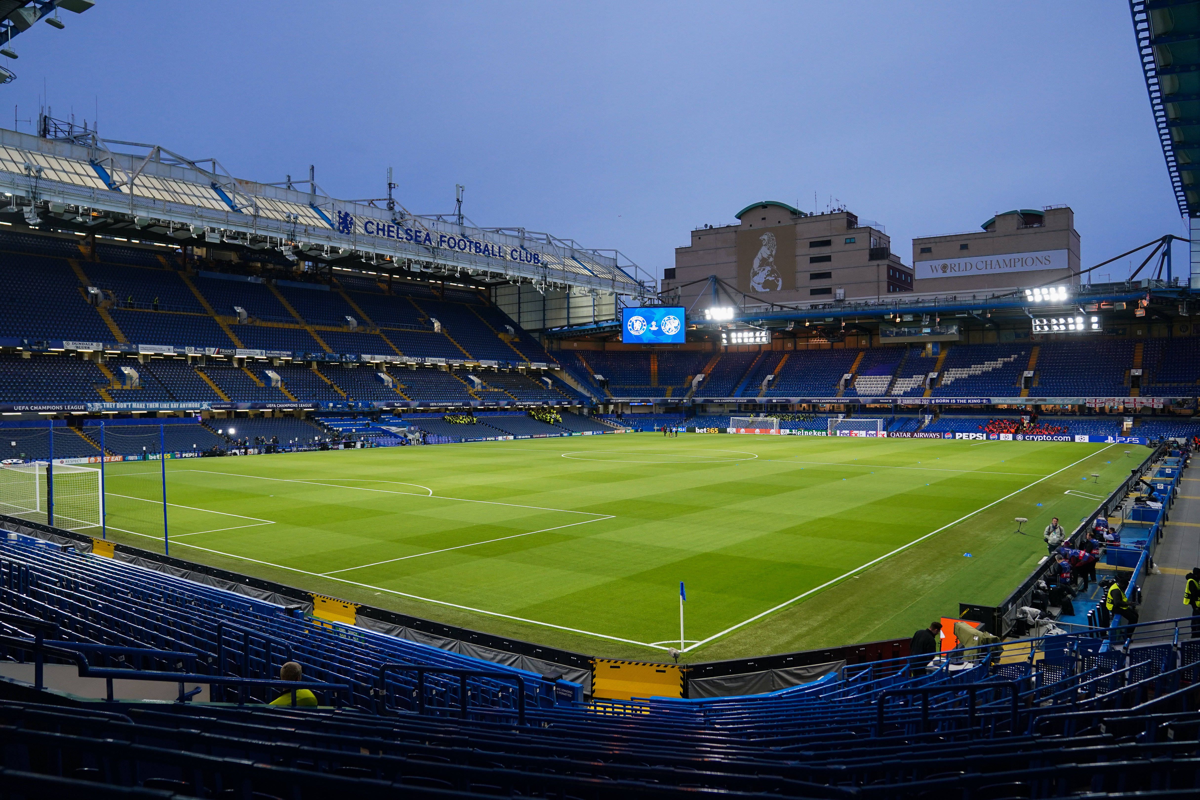 1877. Originalmente um campo de atletismo, Stamford Bridge tornou-se casa do Chelsea em 1905
