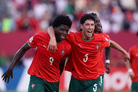 Anísio Cabral e José Neto festejam golo - Foto: FPF