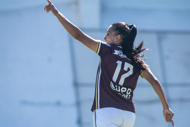 VÍDEO: internacional portuguesa marca golaço de canto direto