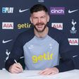 OFICIAL: Forster renova com o Tottenham até 2025
