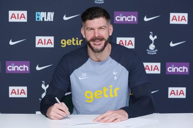 OFICIAL: Forster renova com o Tottenham até 2025