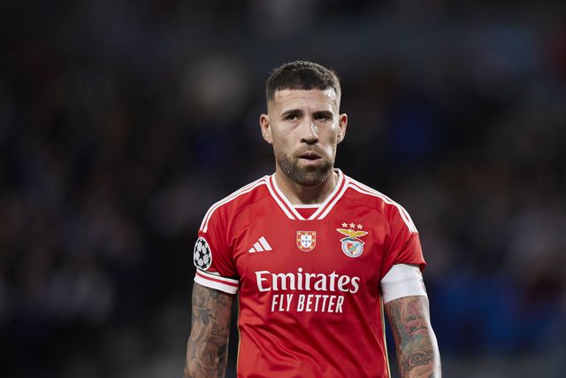 Veléz faz mira a Otamendi: «Seria um sonho se voltasse a jogar no clube»