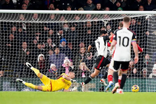 Vlachodimos leva calcanhar de Jiménez e Fulham dá uma mão cheia ao Nottingham Forest (vídeo)