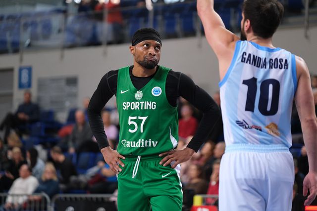 Sporting implacável na Lituânia