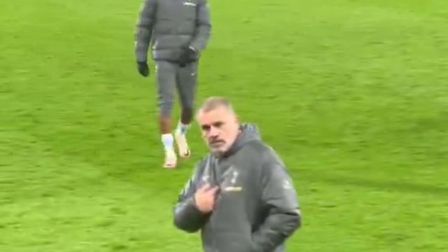 Ambiente aqueceu entre Ange Postecoglu e adeptos do Tottenham