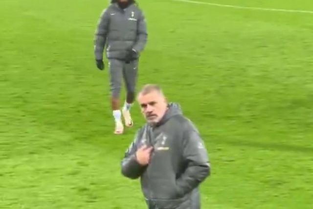 Ambiente aqueceu entre Ange Postecoglu e adeptos do Tottenham