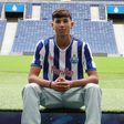 FC Porto: goleador de 16 anos assina contrato profissional
