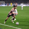Vitinha acertou na barra e PSG empata